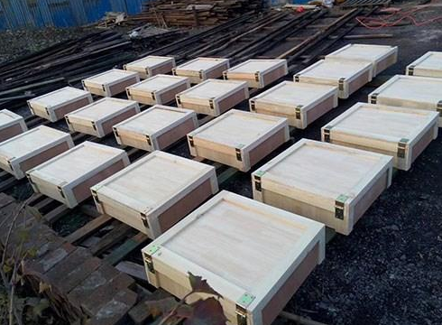 保定實木包裝箱在運輸中途應注意什么？